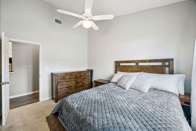 Building Photo - Coastal Condo Living in Gated Fernandina B...