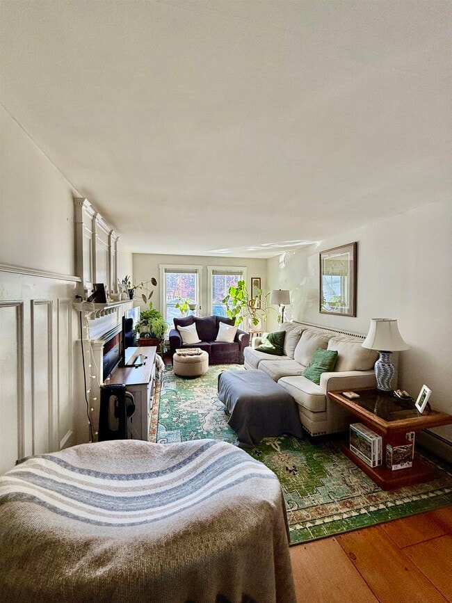 Building Photo - 43 Pleasant St