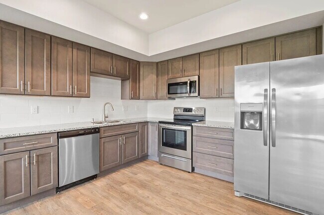 Building Photo - "Spacious 3-Bedroom Duplex Retreat on Park...