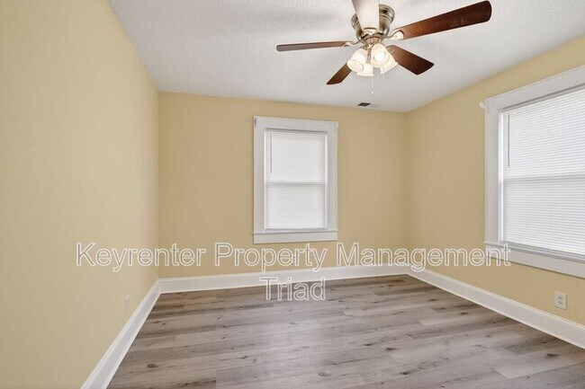 Building Photo - 506 Rocky Knoll Rd