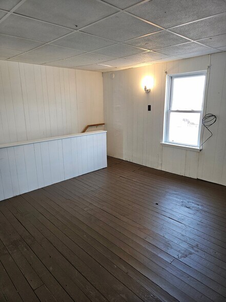 Building Photo - 1121 W Poplar St