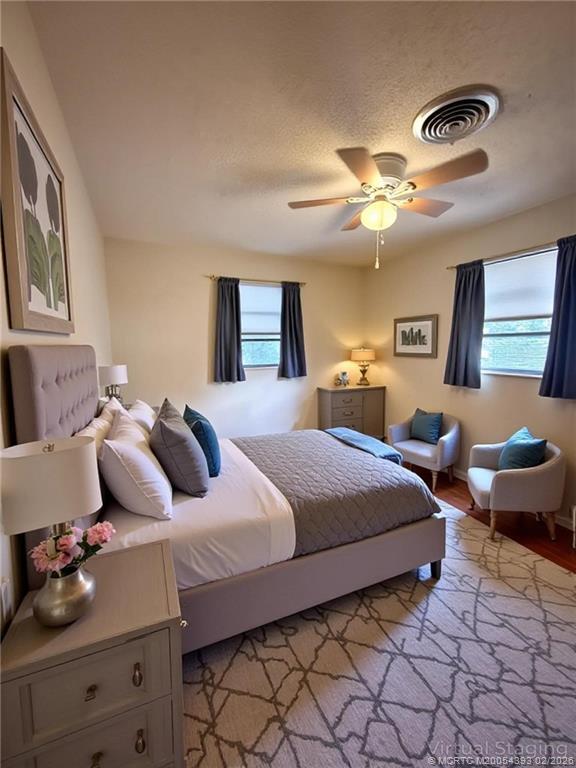 Building Photo - 2417 NW Holiday Ct