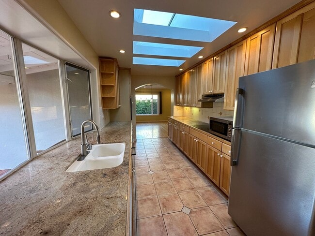 Building Photo - LOS GATOS - Beautifully upgraded property in desirable Los Gatos location, Los Gatos Schools