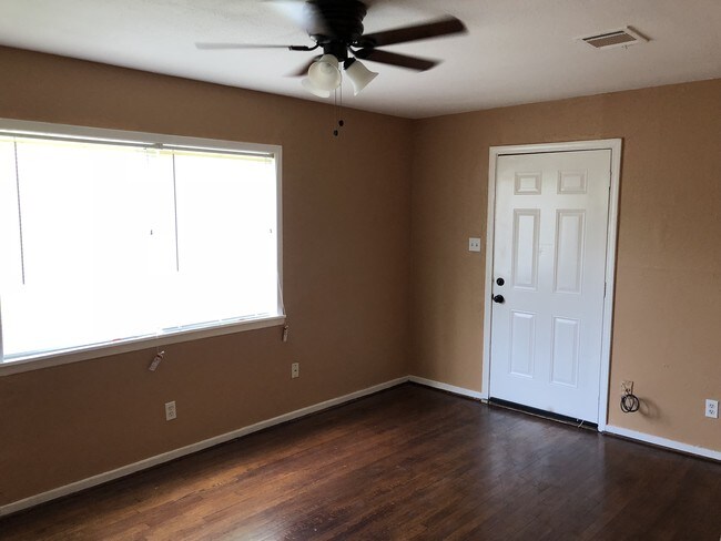 Building Photo - 4323 Groton Dr