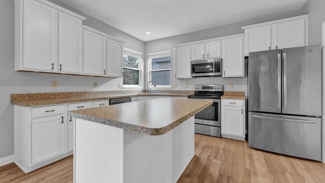 Building Photo - 6294 New Albany Rd W