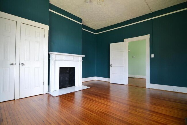 Building Photo - 470 Rivermont, Unit 1