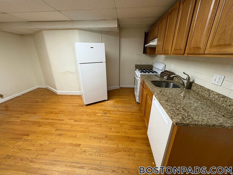 Building Photo - 43 Bay State Rd