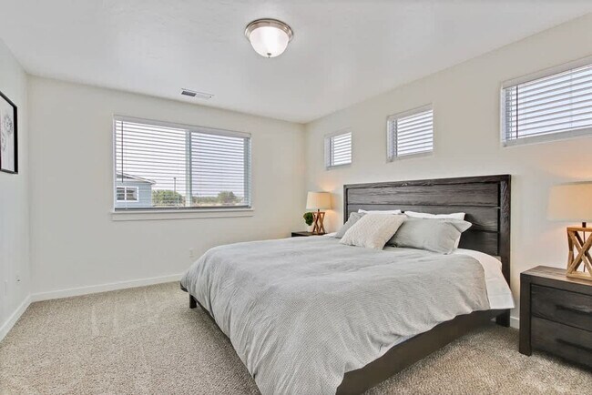 Building Photo - 5643 E Bollo St