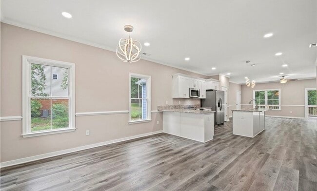 Building Photo - 11816 Shady Ln