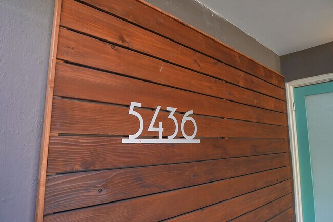 Building Photo - Mid-Century Home Available in the Richmond...