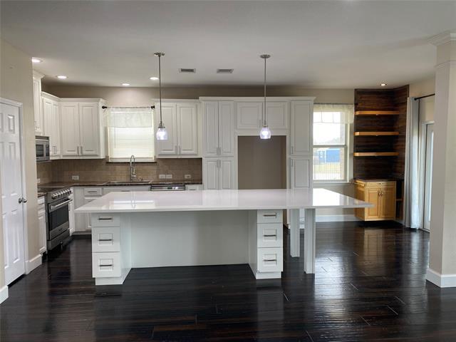 Building Photo - 2920 Pinehurst Ln