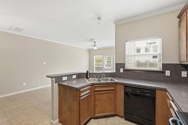 Building Photo - 4434 Mallow St