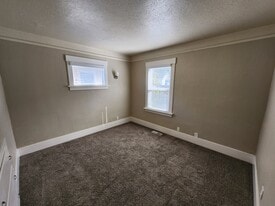 Building Photo - 811 N Junett St