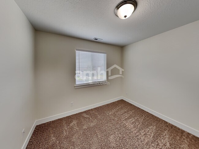 Building Photo - 1641 E Tumwater Ln