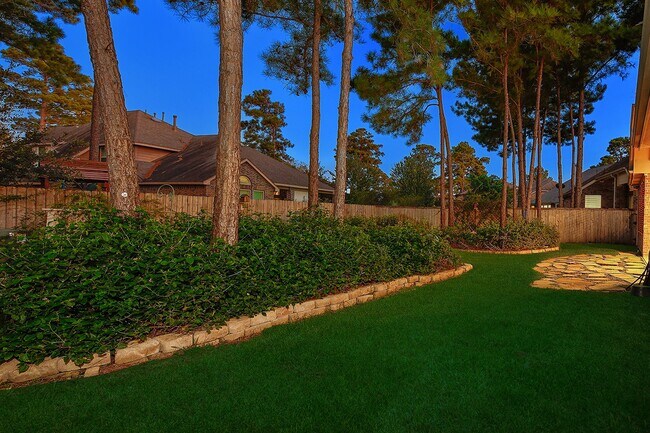 Building Photo - 47 Canoe Bend Dr