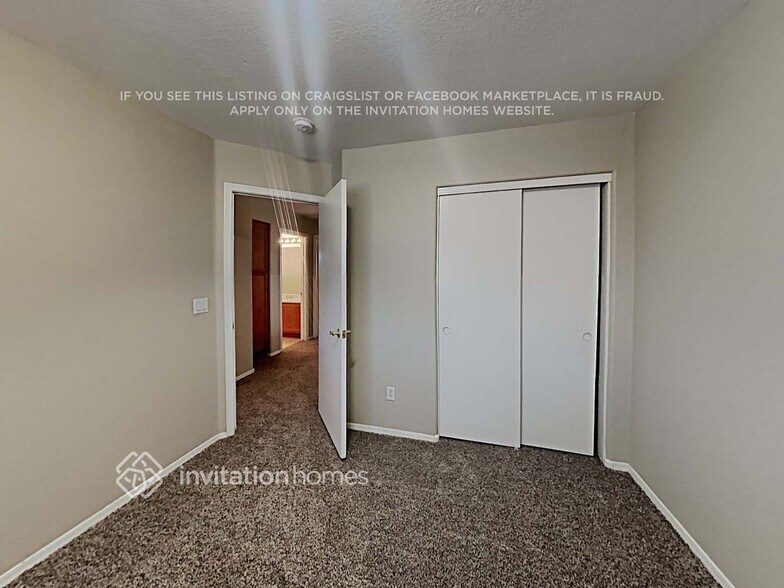 Building Photo - 3909 N 103rd Dr