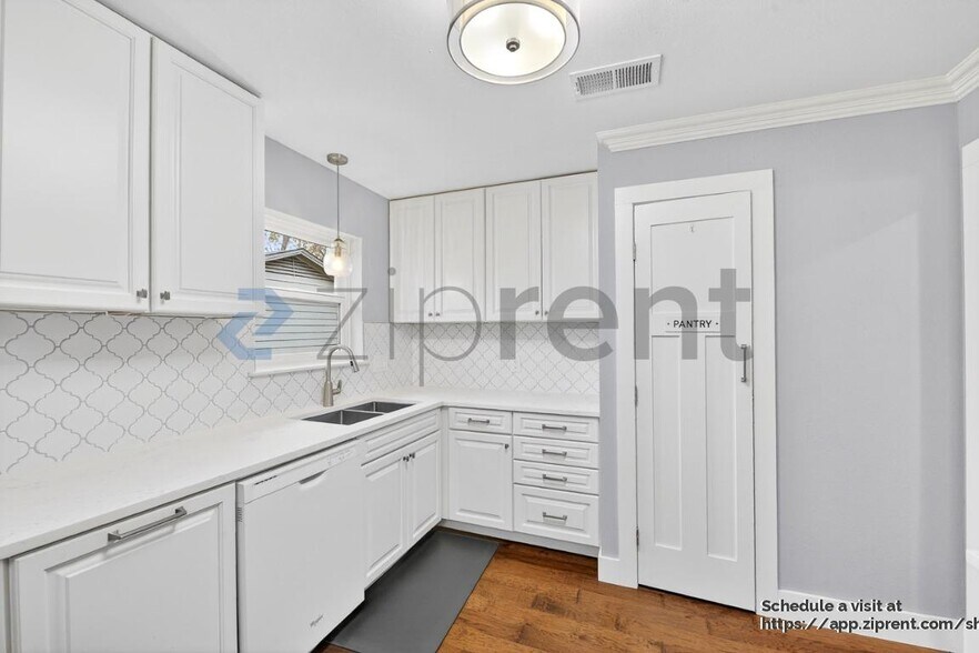 Building Photo - 428 Daniel St