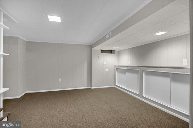 Building Photo - 2857 Plainfield Rd