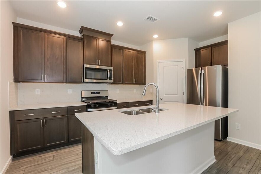 Building Photo - 282 Timberland Ave