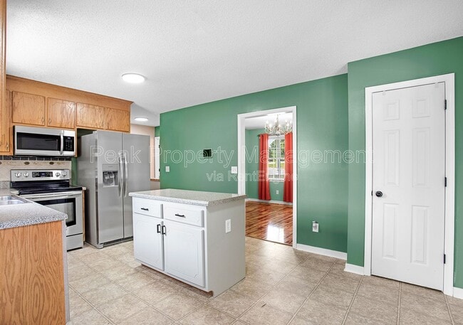 Building Photo - 5824 Silver Fox Ln