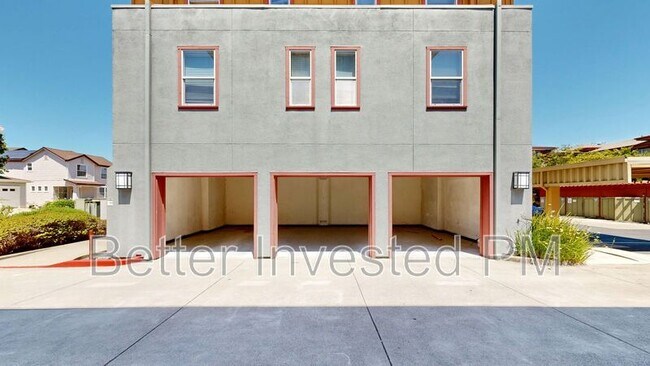 Building Photo - 950 Campoy St