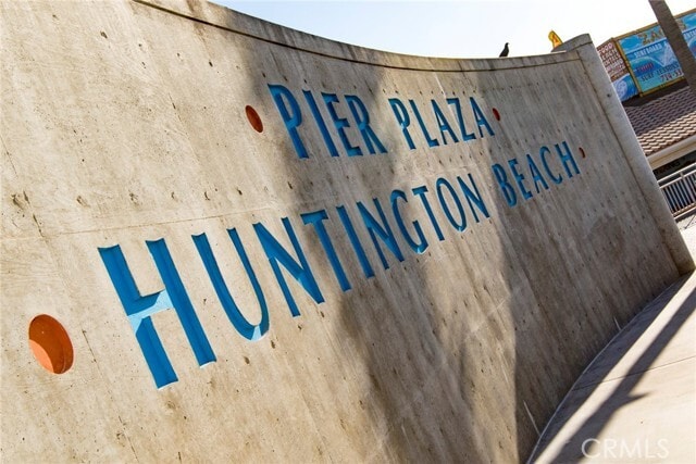 Building Photo - 1008 Delaware St