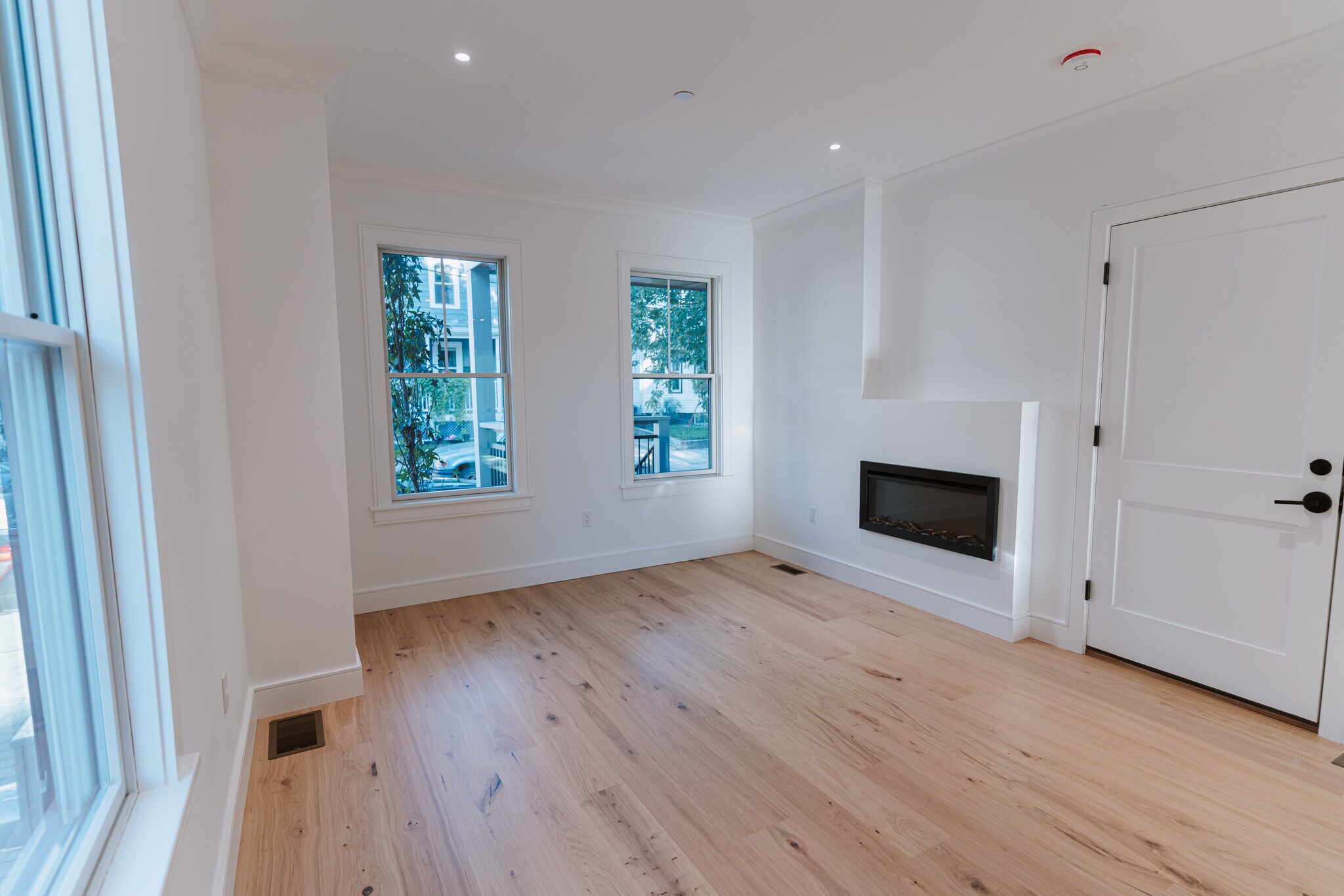 Building Photo - 5 Thurston St