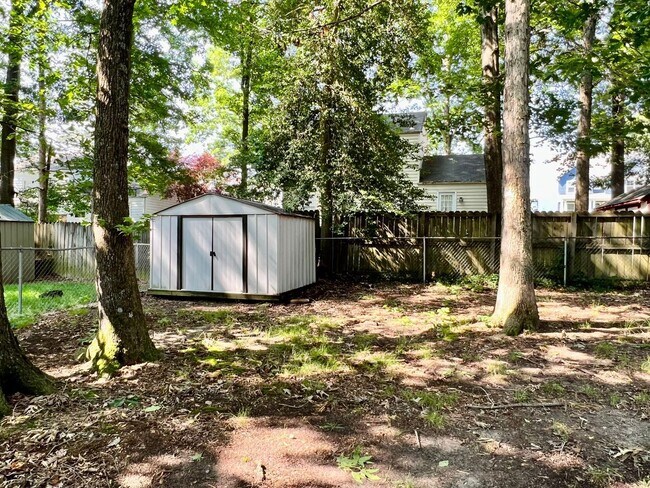 Building Photo - 10101 Bayham Dr