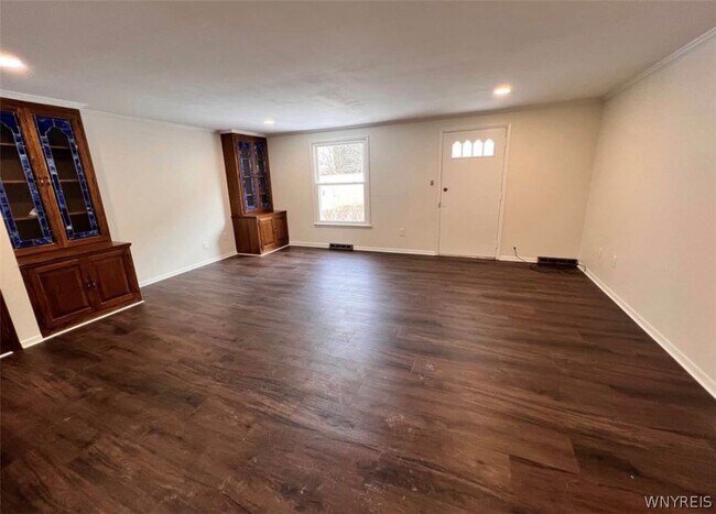 Building Photo - 666 W Ferry St