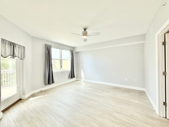 Building Photo - 960 Starkey Rd