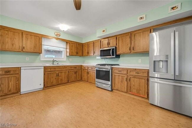 Building Photo - 6175 Vernondale Dr