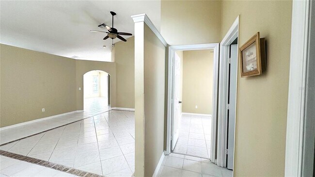 Building Photo - 10903 Rushwood Way