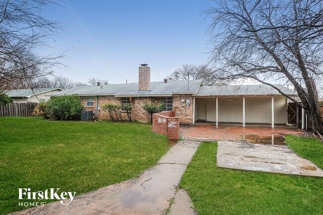 Building Photo - 3001 Rufe Snow Dr