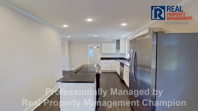 Building Photo - Updated 3 BD/2BA Home w/Spacious Rooms and...