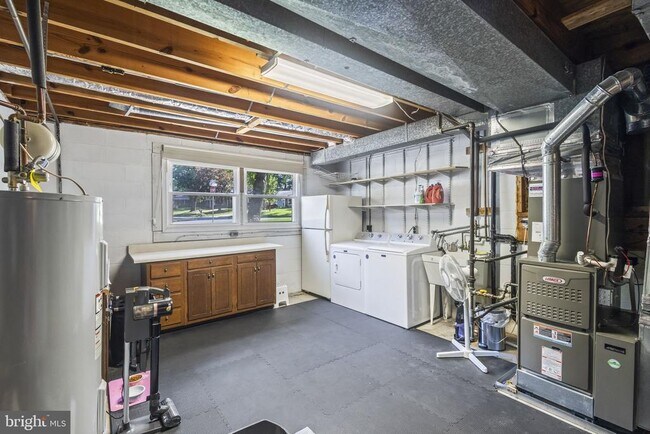 Building Photo - 5030 Gadsen Dr