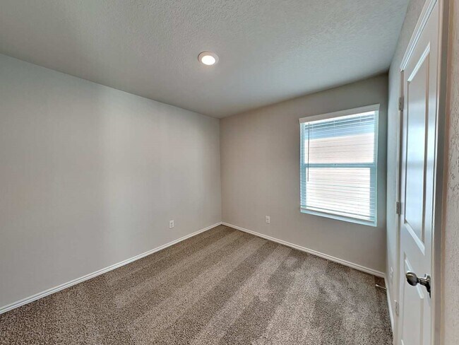 Building Photo - 4244 Thalweg Way