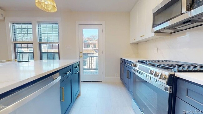 Building Photo - 88-37 62nd Dr