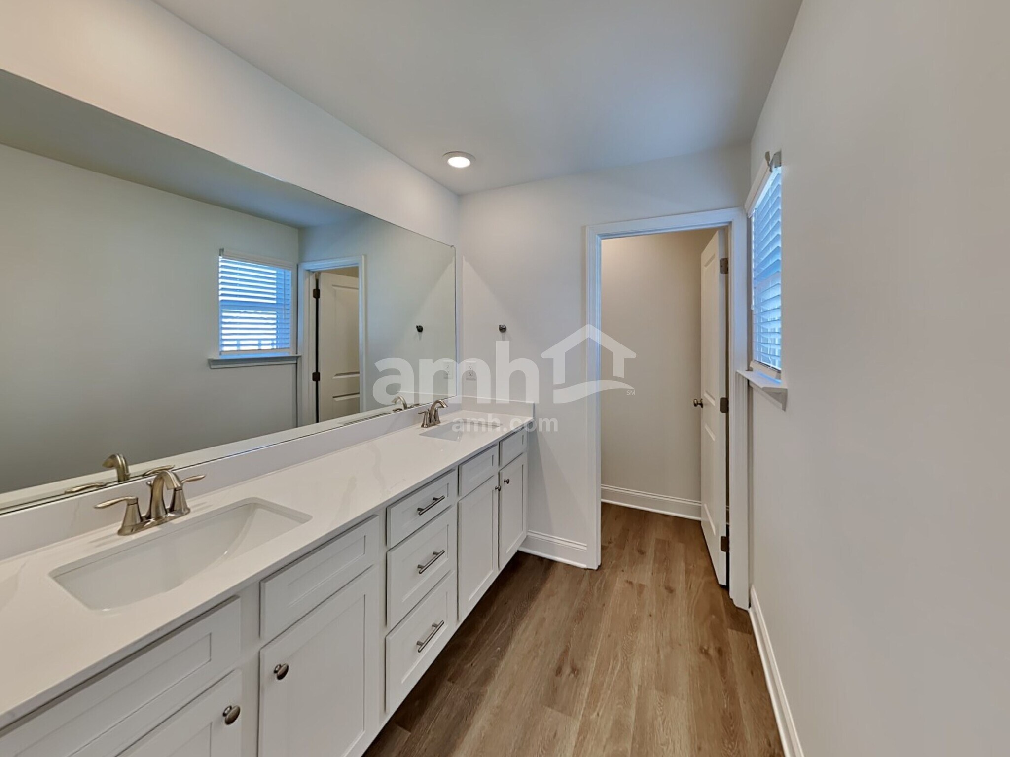 Building Photo - 1025 Highland Walk