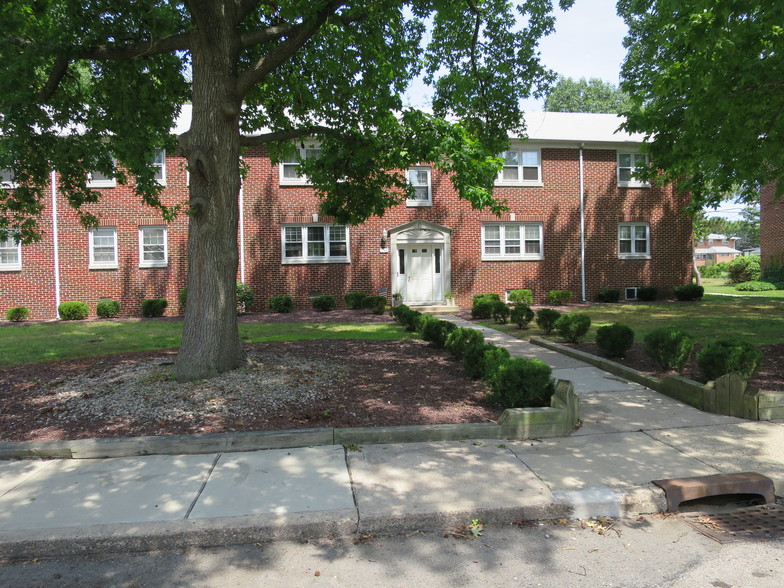 Primary Photo - Wallworth Park Apartments