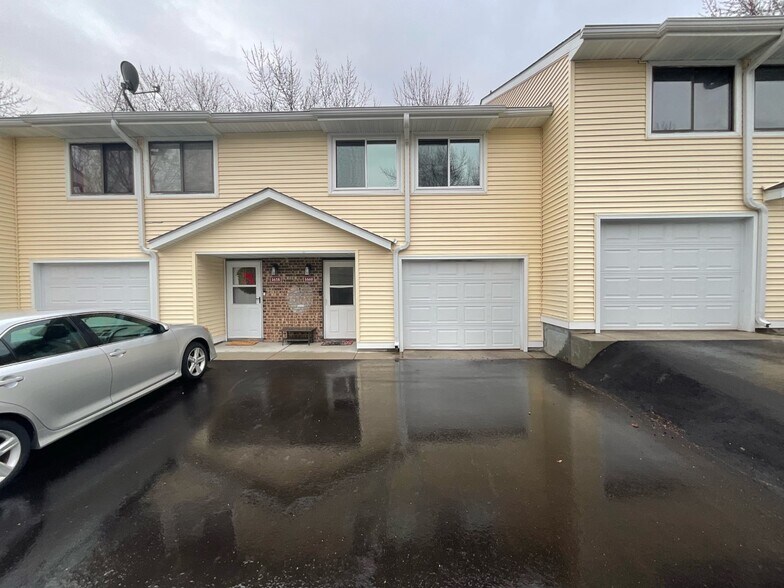 Primary Photo - 1660 City View Dr