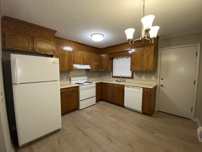 Building Photo - "Charming 2-Bedroom Duplex in Simpsonville...