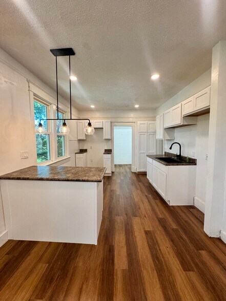 Primary Photo - 4507 S 15th St