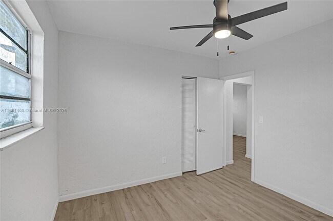 Building Photo - 14100 NW 24th Ct