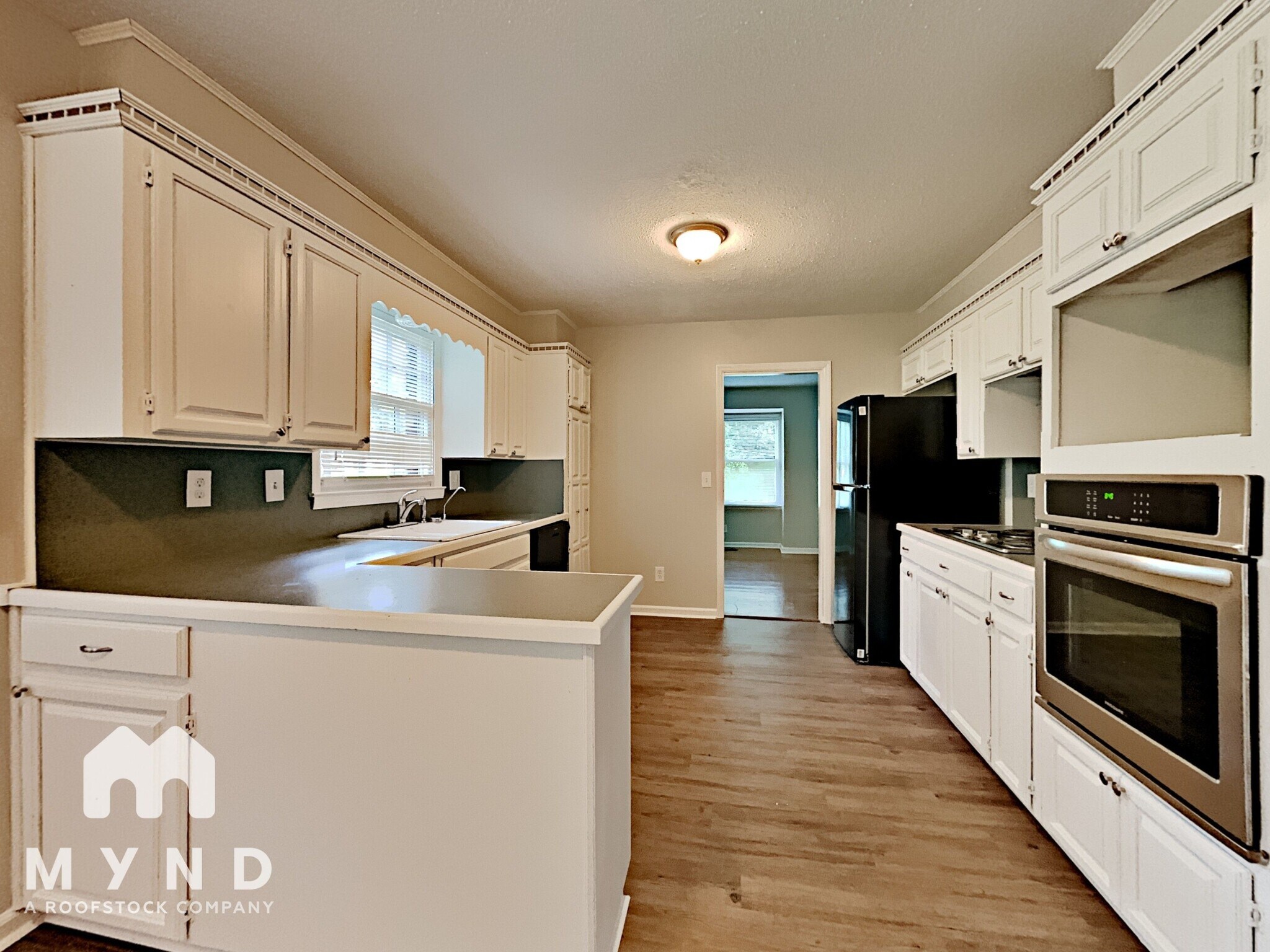 Building Photo - 204 Moon Cir