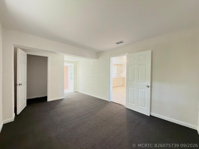 Building Photo - 706 23rd St