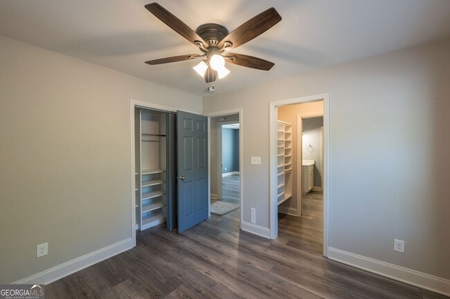 Building Photo - 895 Halston Ct