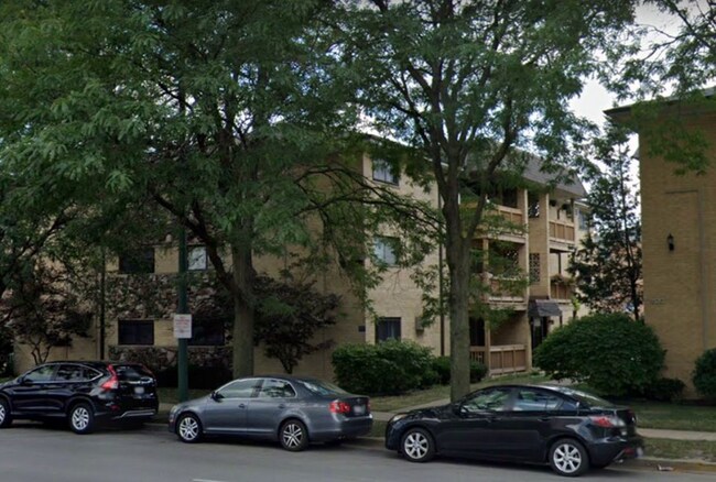 Building Photo - 8431 W Bryn Mawr Ave