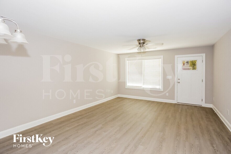 Building Photo - 1007 W A St