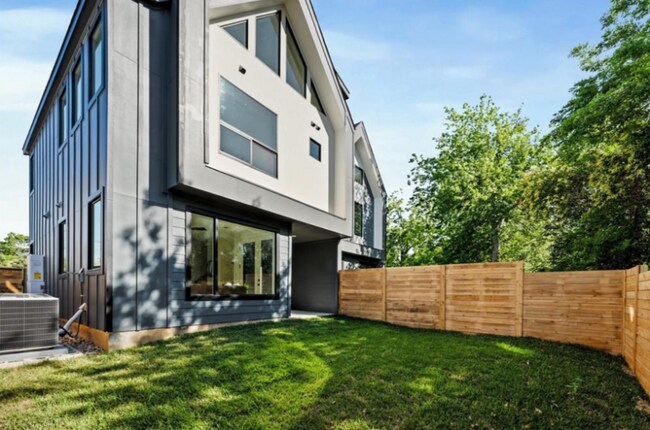 Building Photo - 4404 Mt Vernon Dr