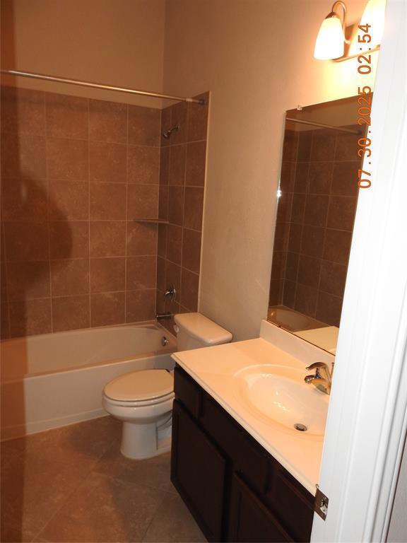 Building Photo - 3667 Raintree Village Dr